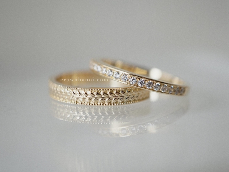 LAUREL BAND RING & PINPOINT ETERNITY RING