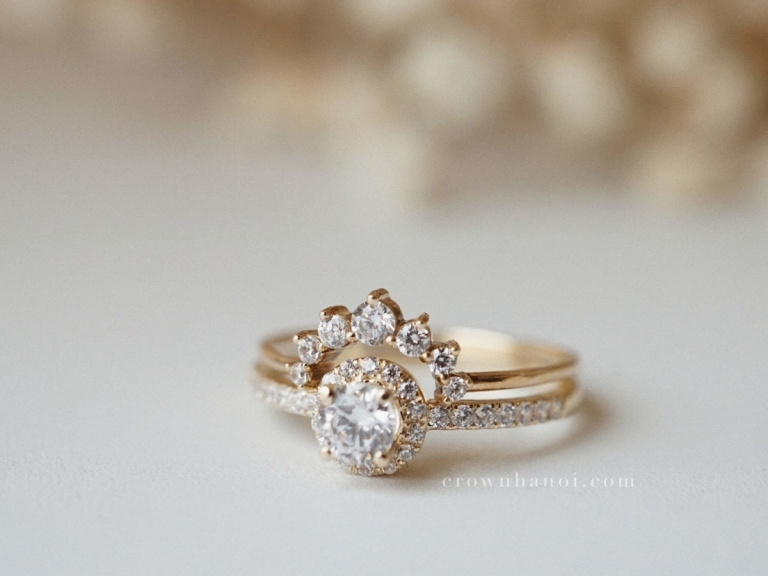 ROUND HALO PAVE RING & HIGH ARCH SKINNY RING