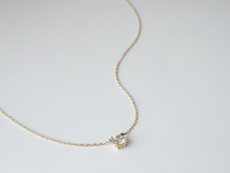 4 PRONG SOLITAIRE NECKLACE