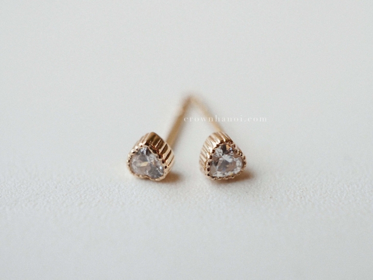 PETITE HEART STONE MILGRAIN EARRINGS