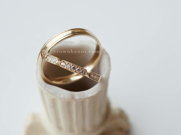 BORDER RING & FRENCH PAVE RING