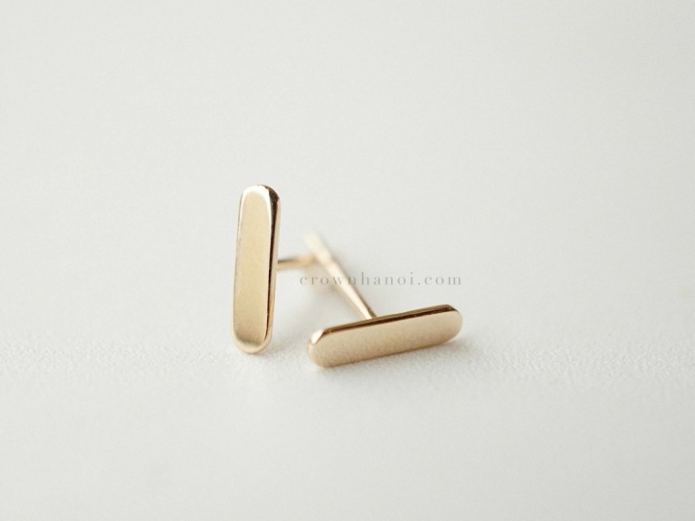 BAR STUD EARRINGS