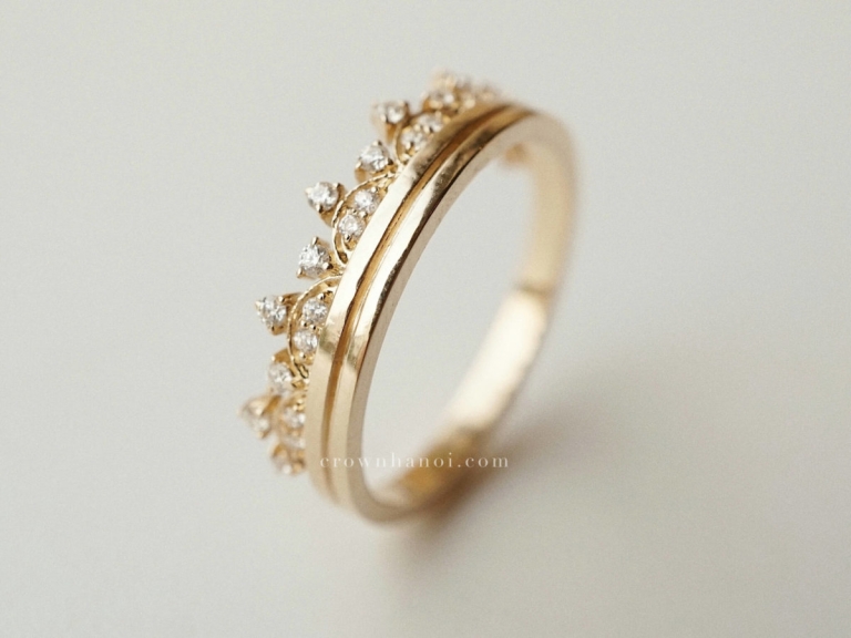 HALF TIARA BORDER RING