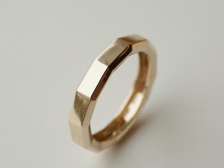 GEOMETRIC FACET RING - 4MM