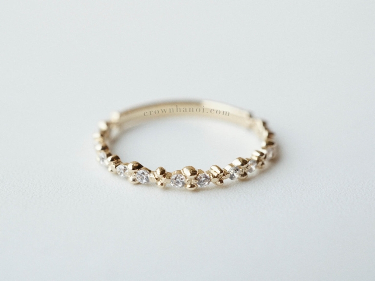 LILY ETERNITY RING