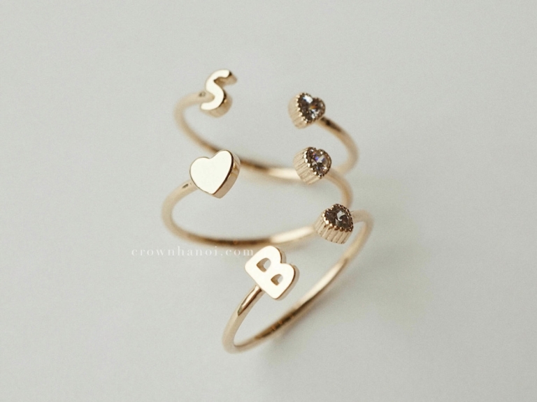 TINY LETTER PETITE HEART OPEN RING