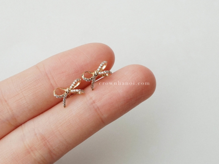 BOW PAVE EARRINGS