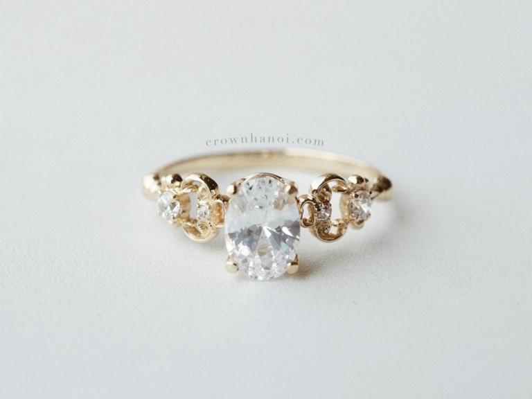 OVAL VINTAGE RING