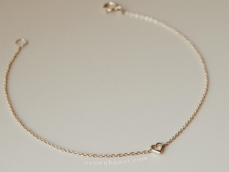 TINY HEART FRAME BRACELET