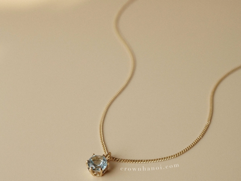 AQUAMARINE DAHLIA CURB NECKLACE