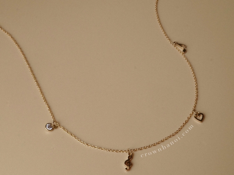 DREAM CHASER NECKLACE