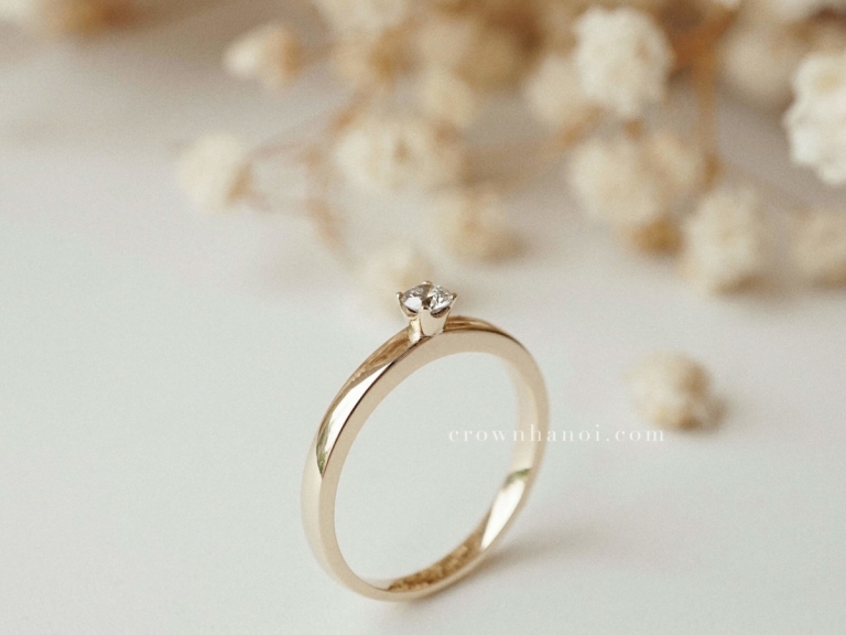 CLASSIC SOLITAIRE RING