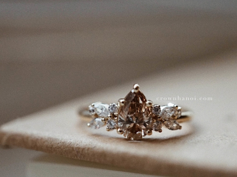 CHAMPAGNE DIAMOND PEAR RING