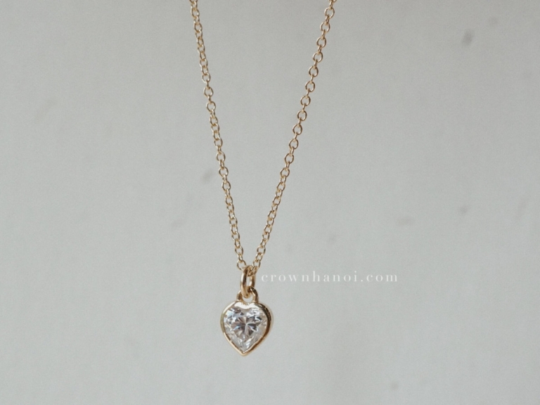 HEART STONE NECKLACE
