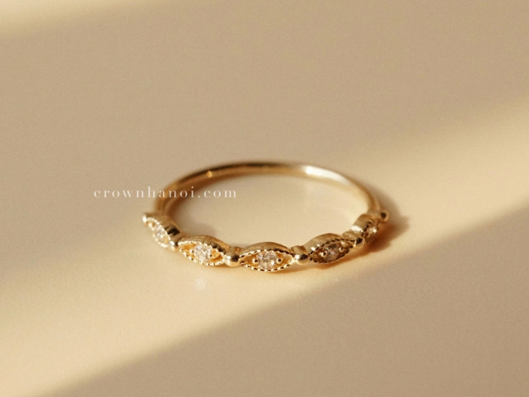 EYELET SKINNY RING