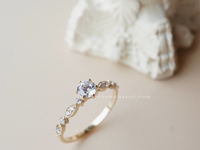 6 PRONG SOLITAIRE LEAFY PAVE RING