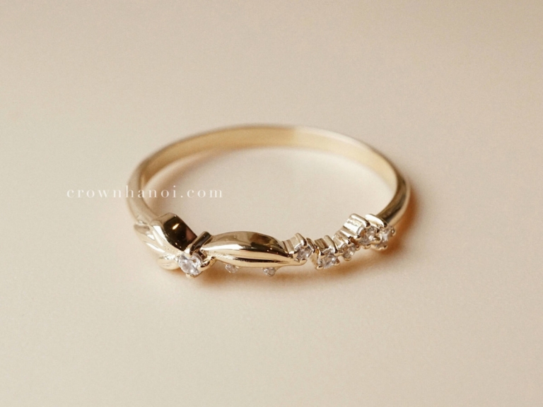 LAUREL PAVE RING