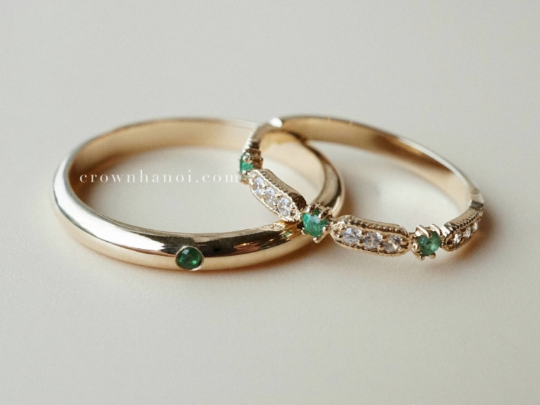 EMERALD UNO RING & EMERALD FRENCH PAVE RING