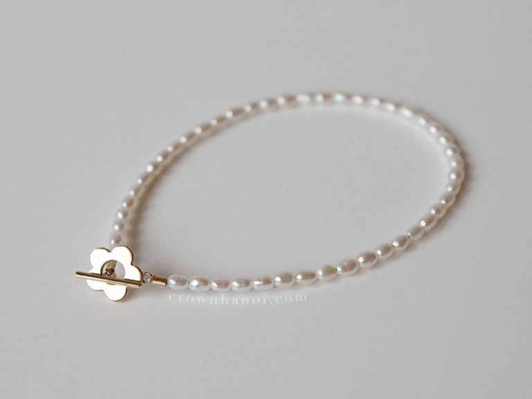 FLOWER CLASP - RICE SHAPE PEARL BRACELET