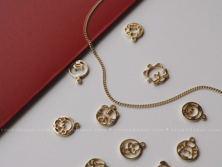 ZODIAC CURB BRACELET