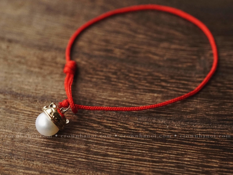 LUCKY CAT RED STRING - 6MM