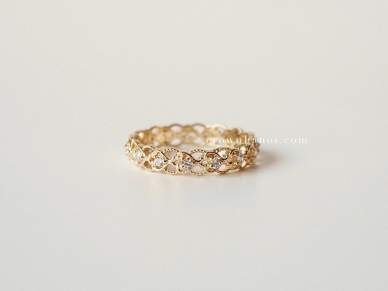 VINTAGE HEART ETERNITY RING