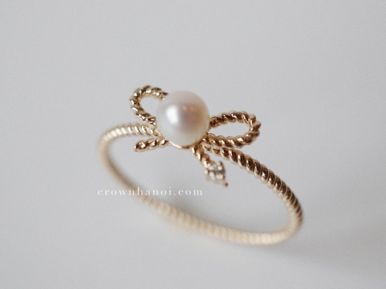 PEARL BOW RING
