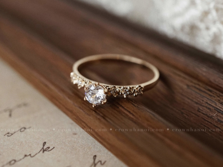 SUNDROP SOLITAIRE RING