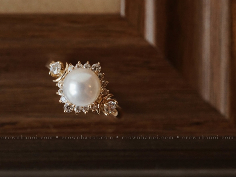 SUNBURST PEARL SOLITAIRE RING