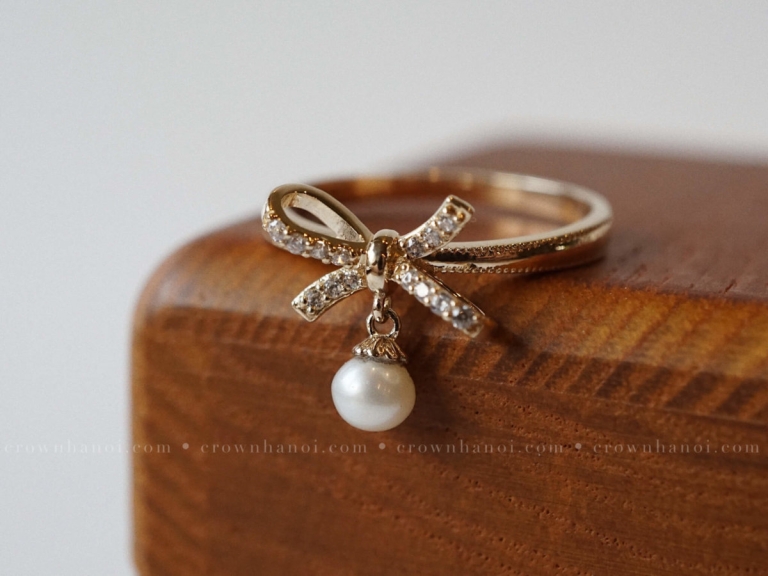 RIBBON DROP PEARL RING