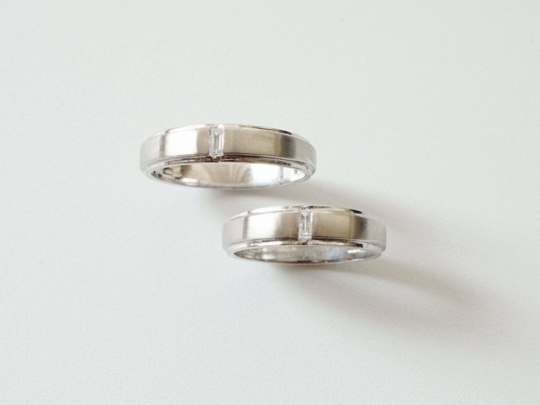 BAGUETTE BAND COUPLE RING (PLATINUM)