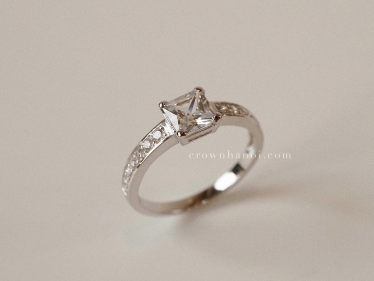 SOLITAIRE RING - PRINCESS ETERNITY