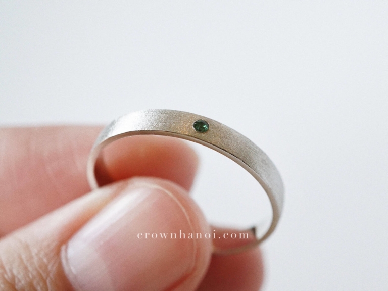 EMERALD BAND RING