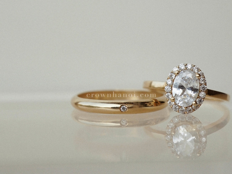 UNO RING & OVAL HALO RING