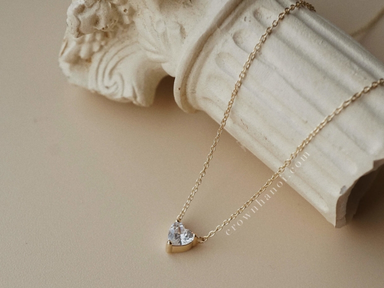 HEART STONE PRONG NECKLACE