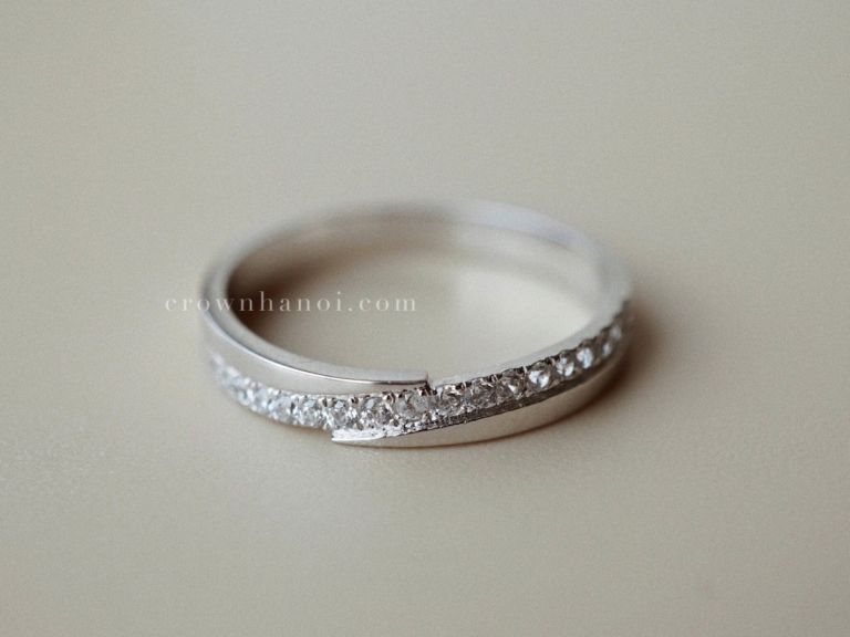 DIAGONAL PAVE RING