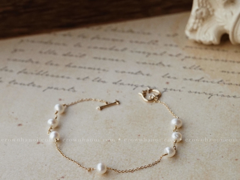 NATURAL HEART CLASP - PEARL BRACELET