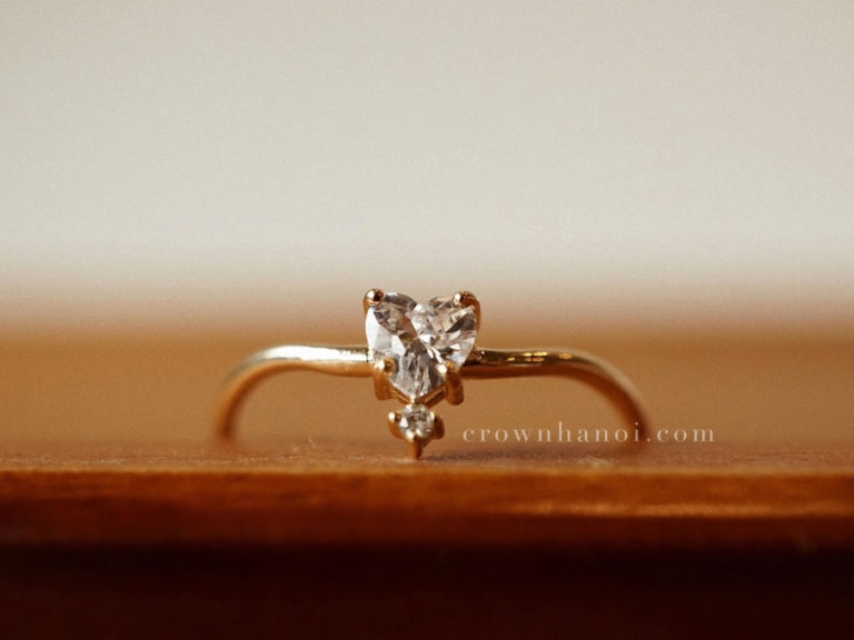 SHINY HEART SKINNY RING