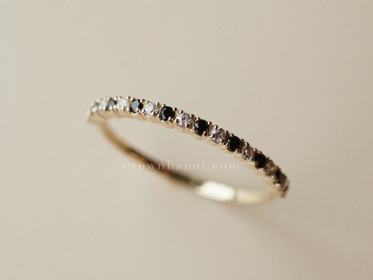 DUO COLOR STONE ETERNITY RING