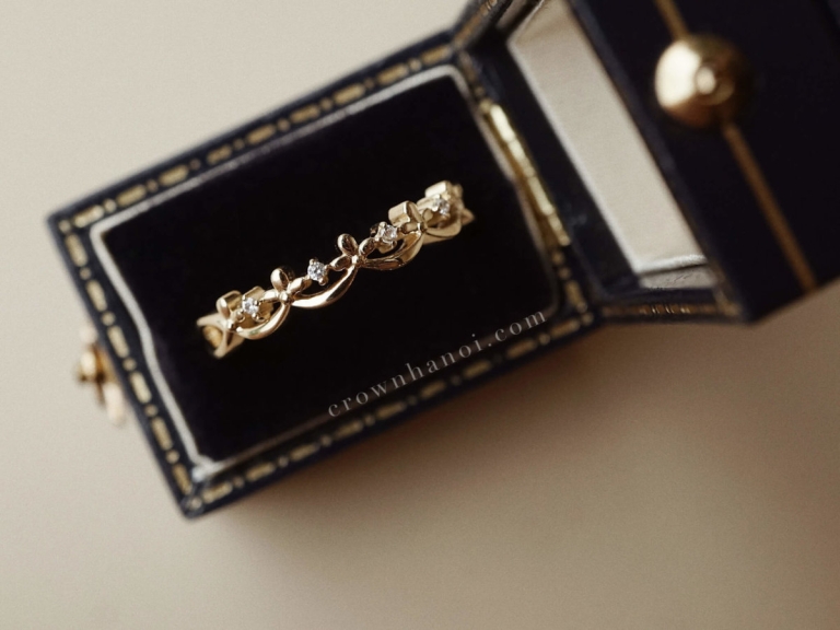 FLORAL TIARA RING