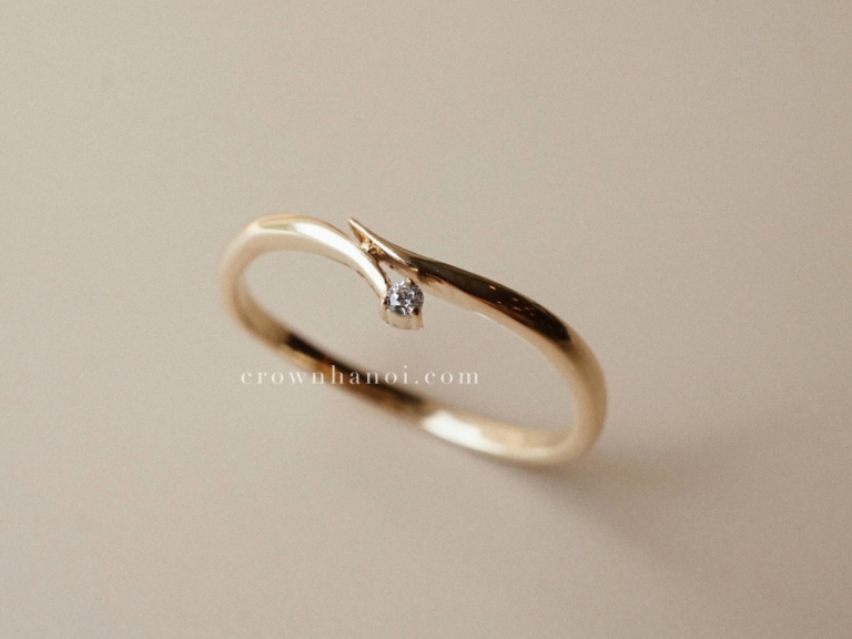 CROSS OVER STONE RING