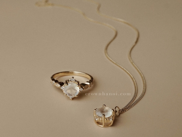 RAINBOW MOONSTONE