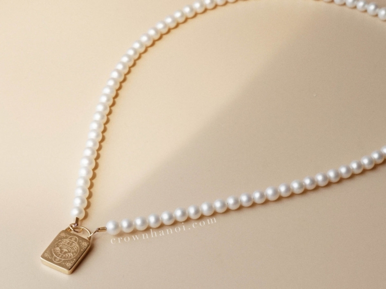 RECTANGLE LOCK PEARL CHOKER