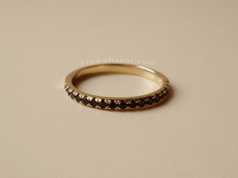 HALF BOLD PAVE ETERNITY RING - BLACK DIAMOND