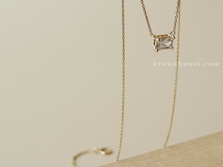PRONG RECTANGLE STONE NECKLACE