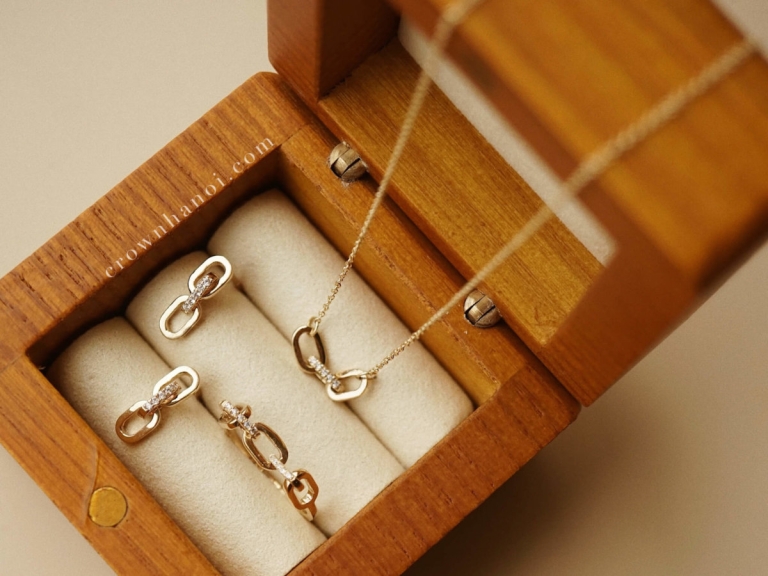 CHAIN PAVE