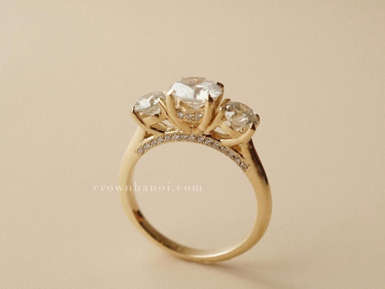 CATHEDRAL THREE STONE GREY DIAMOMD PAVE RING