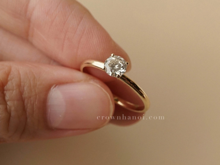 GREY DIAMOND SOLITAIRE RING