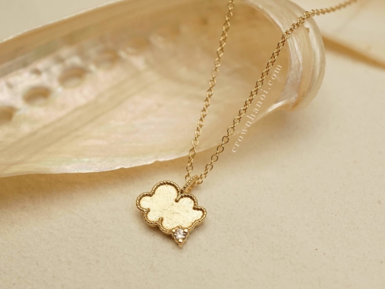 CLOUDY NECKLACE