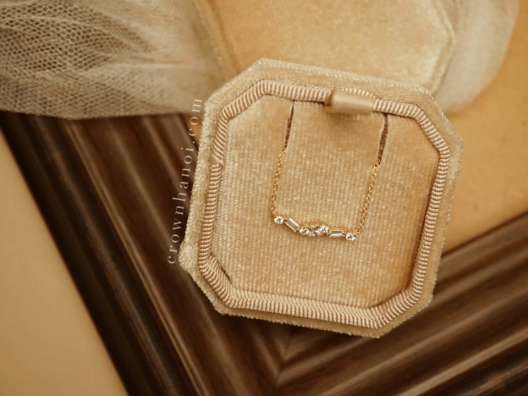 SPARKLE WAVE NECKLACE